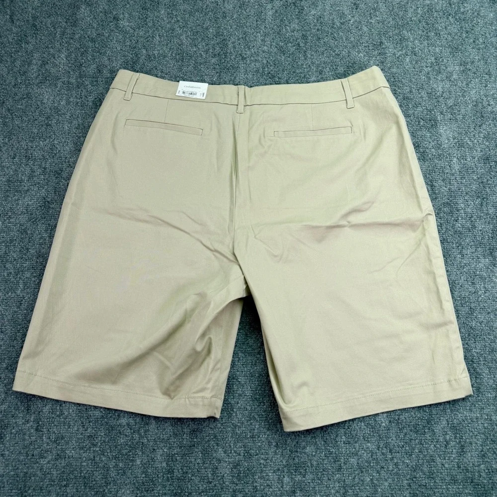 Croft & Barrow Shorts Womens 18 (38x10) Khaki Bermuda Mid Rise Secretly Slimming